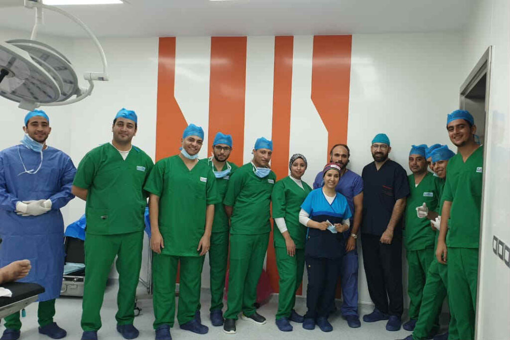 الطاقم الطبي للعمليات الجراحية